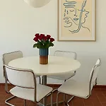 Zonnig Penthouse Met Panoramisch Zeezicht Apartment
